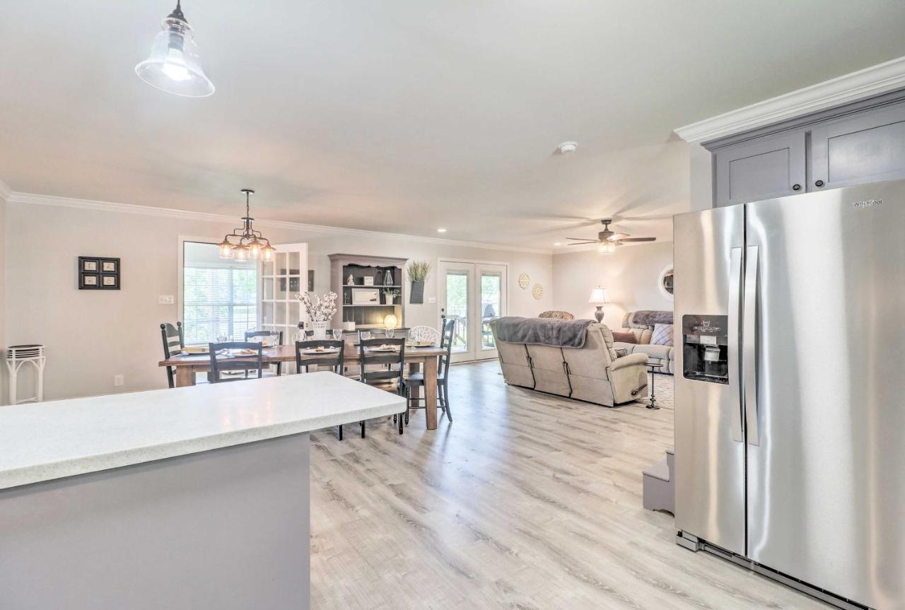 Waterfront Lake Sinclair Home With Boat Dock! MilledgevilleMilledgeville  Kültér fotó
